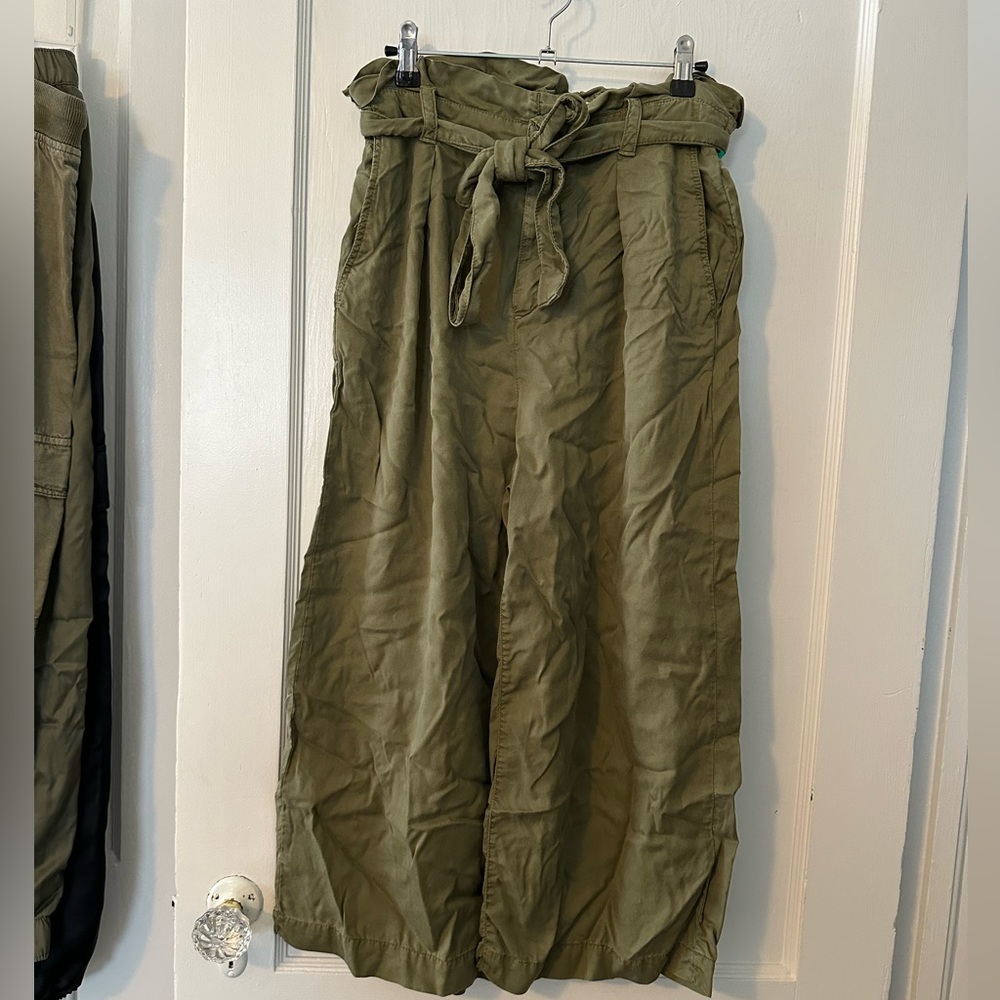 Zara Size L Wide Leg Mid Cropped Pant
